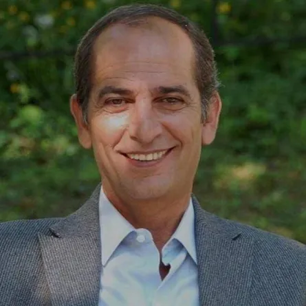 الفنان هشام سليم - صورة من صفحته على انستغرام