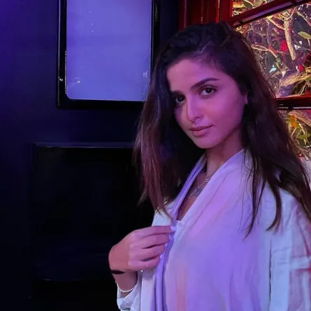 حلا الترك - صورة من حسابها على انستغرام