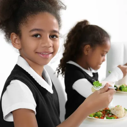 صورة لطفلتين