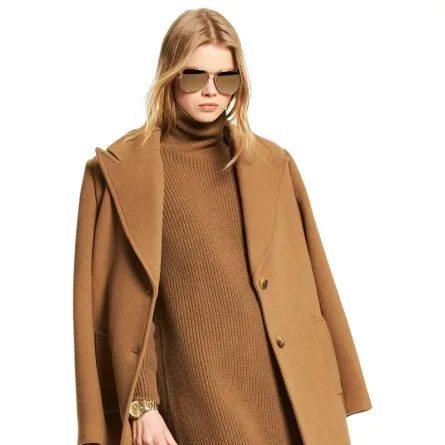 اللون البني في عروض خريف 2022