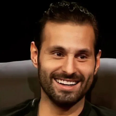 علي كاكولي -الصورة من حسابه على الانستغرام