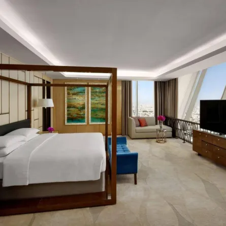 إقامة مرفهة في أفخم فنادق الرياض