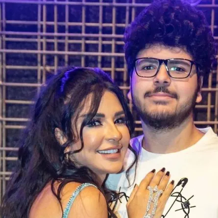 ماغي بو غصن وابنها - صورة من حسابها على انستغرام