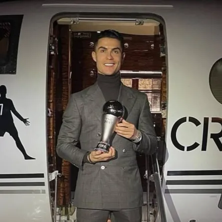 علاقة كريستيانو رونالدو بشعار الملك تشارلز الجديد