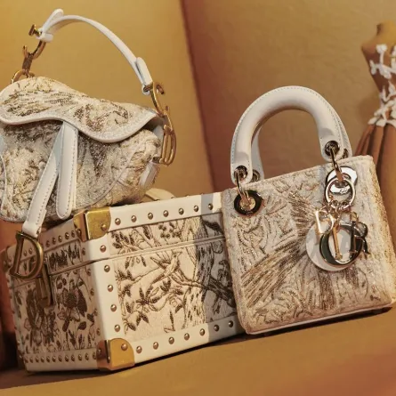"ديور" Dior تقدّم موسم أعياد استثنائيّ لدى "هارودز" Harrods