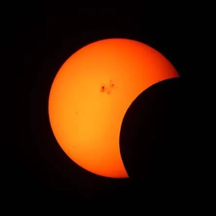 الإمارات تشهد كسوفا جزئيا للشمس 25 أكتوبر المقبل - الصورة من zeenews