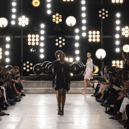 أسبوع الموضة في باريس في اليوم الرابع