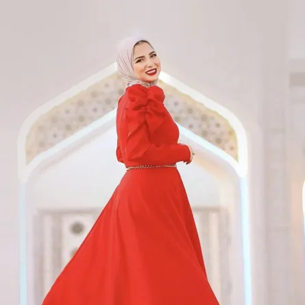 فساتين سهرة باللون الأحمر للمحجبات