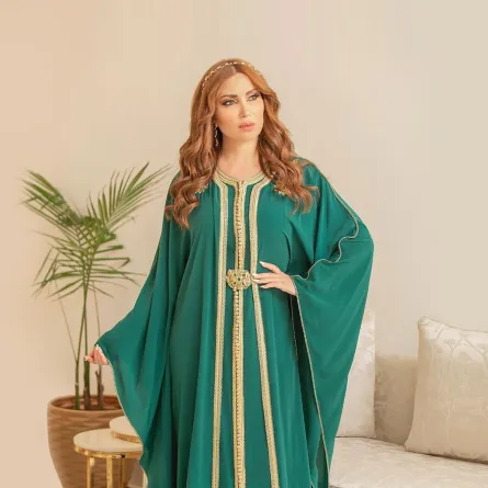 إطلالات النجمات باللون الأخضر