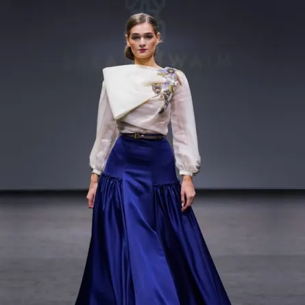 التنورة ذات الثنيات، من سارة الطويم Sara Altwaim