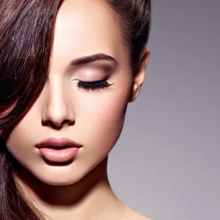 طريقة تنظيف الرموش الإصطناعية