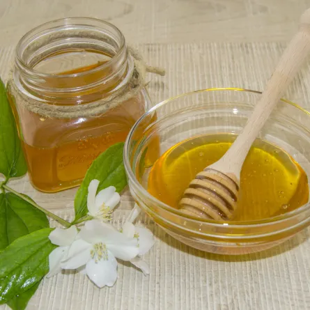 طرق استخدام العسل للحصول على بشرة متوهجة