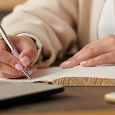 أشهر الكاتبات العربيات