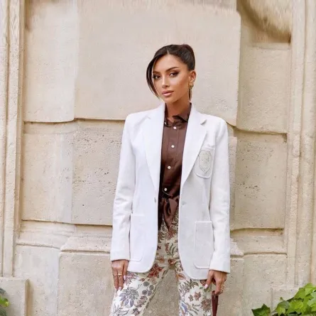 إطلالات نتالي فنج بالبليزر