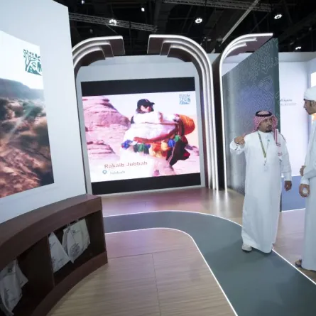 إقبال واسع على جناح محمية الملك سلمان بن عبدالعزيز الملكية بمعرض الصيد والفروسية في أبوظبي 