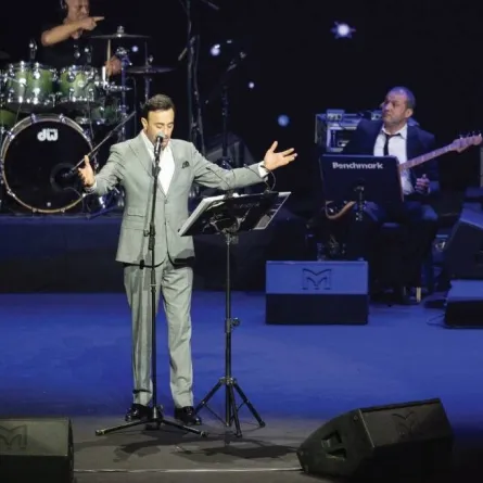 صابر الرباعي  في الليلة التونسية- الصورة من حساب معرض الرياض الدولي للكتاب في تويتر