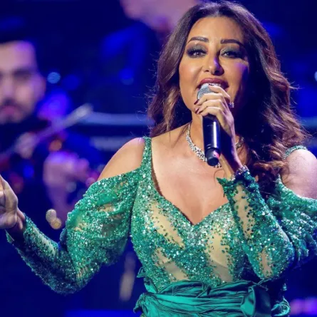 لطيفة التونسية- الصورة من حساب المصمم رمزان على الانستغرام