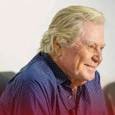 حسين فهمي - صورة من حسابه على انستغرام