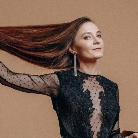 طلبات للمسه.. ربانزل الأوكرانية توضح 3 أسباب لطول شعرها البالغ 5 أقدام