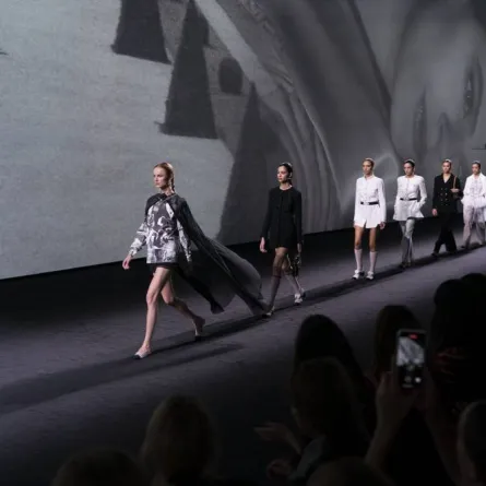 أسبوع باريس يختتم عروضه