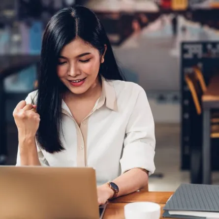 الارتقاء في الوظيفة يتطلّب نسج شبكة من العلاقات في المضمار المهني