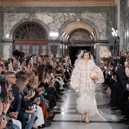 اتجاهات موضة الربيع من لندن LFW SS 2023: The Fashion recap