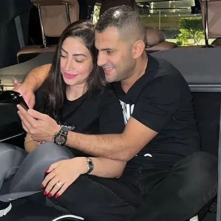 بوسي وزوجها هشام ربيع - صورة من حسابها على انستغرام