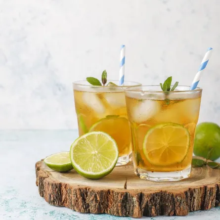 صورة لمشروب يحتوي على الليمون