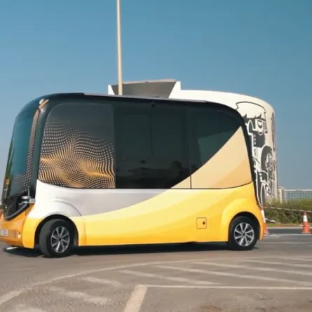 إطلاق المرحلة الثانية من مشروع التنقل الذكي في جزيرتي ياس والسعديات. الصورة من مكتب أبوظبي الإعلامي