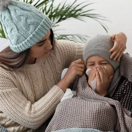 صورة لأم وطفلتها المريضة