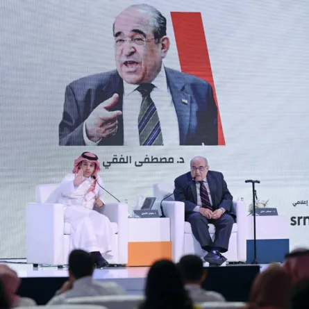 الدكتور مصطفى الفقي يناقش قضايا الثقافة والعولمة ضمن "حديث الكتاب" مع عضوان الأحمري