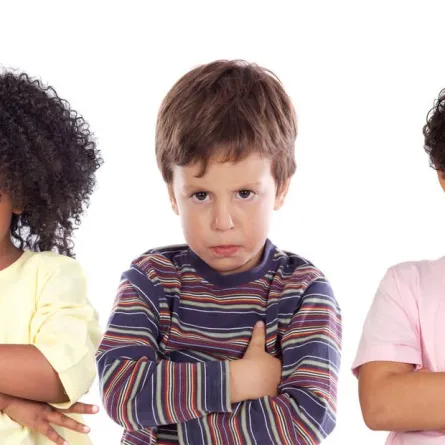 أطفال في لحظات العند