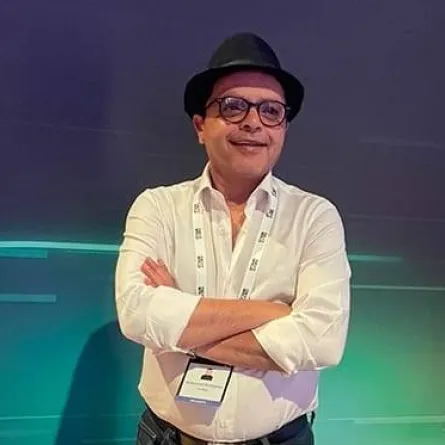 محمد هنيدي - صورة من حسابه على فيسبوك