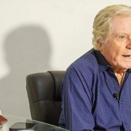 حسين فهمي - صورة من حسابه على انستغرام