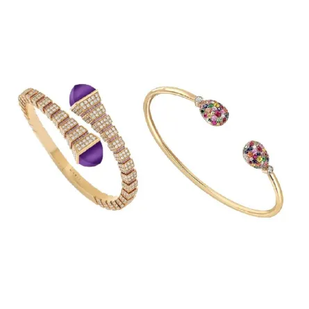 تألقي بأجمل تصاميم أساور مفتوحة مرصوفة بالأحجار الكريمة لإطلالة أنثوية جذابة