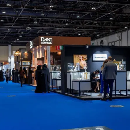 انطلاق معرض المجوهرات والساعات 2022 في أبوظبي نوفمبر المقبل. الصورة من "وام"