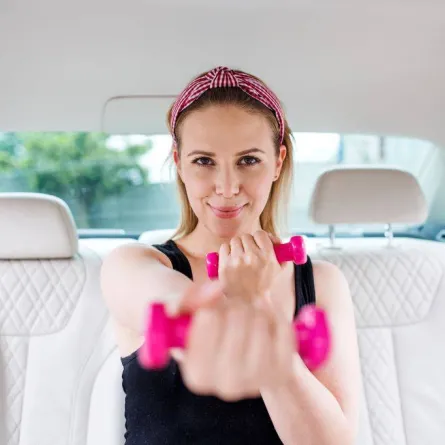 تمارين وأنت تقود السيارة لتحافظ على لياقتك