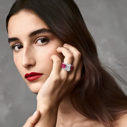 أسرار وخفايا الأحجار الكريمة الحمراء Flamboyant Red Gems