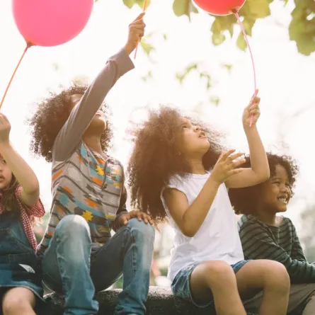 صورة للعب بالبالونات