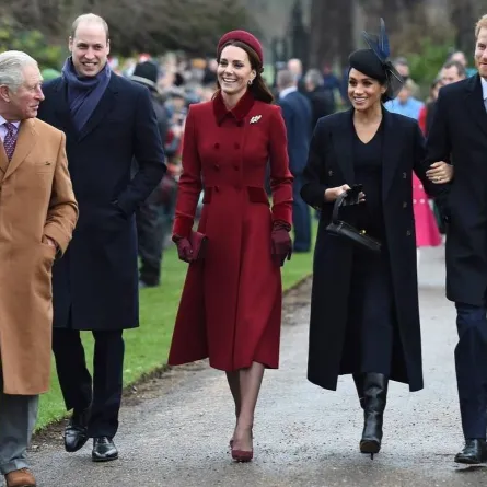 الأخوان ويليام وهاري وزوجتهما والملك تشارلز- الصورة من حساب أمير وأميرة ويلز على إنستغرام
