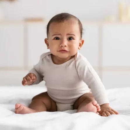 صورة لرضيع في الشهر الخامس يعاني من الإمساك