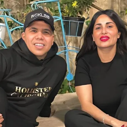 عمر كمال وندى الكامل - الصورة من صفحته الرسمية على الفيس بوك