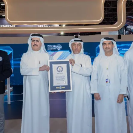 "كهرباء دبي" تدخل موسوعة غينيس عن مجمع محطات جبل علي للمرة الثانية. الصورة من مكتب دبي الإعلامي