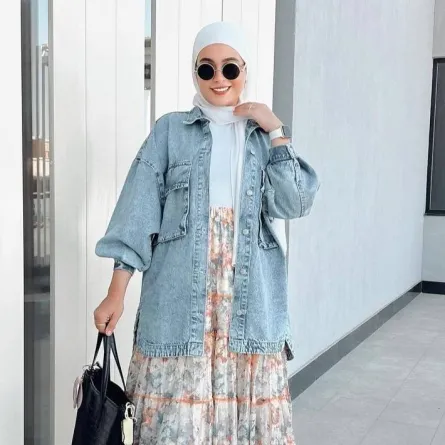 جاكيتات جينز طويلة للمحجبات