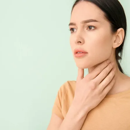 أسباب وأعراض سرطان الحلق والطرق العلاجية