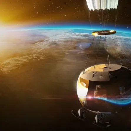 انطلاق أول رحلة سفر بالمنطاد إلى الفضاء مطلع 2025 - الصورة من dailymail