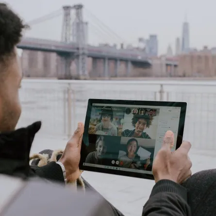 صورة لمكالمة جماعية