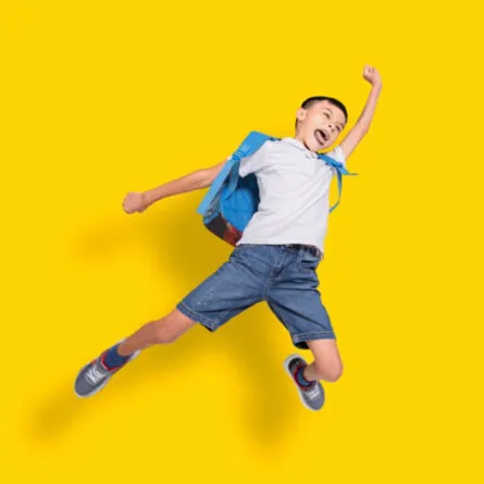 صورة تعبر عن طفل نشيط وذكي