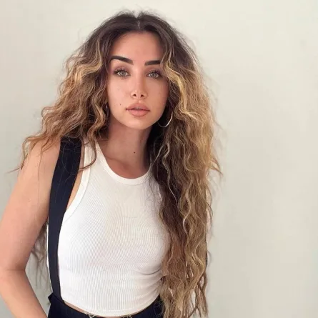 هنا الزاهد - صورة من صفحتها الرسمية على انستغرام