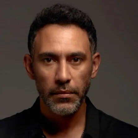 عمرو مصطفى بالفيديو: محمد منير "نمبر وان" وفتحت صفحة جديدة مع الجميع بشرط واحد